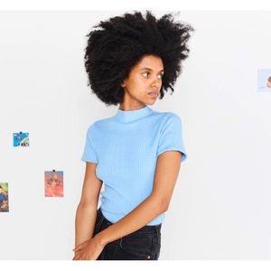Entireworld. short sleeved mockneck baby blue sweater top size L